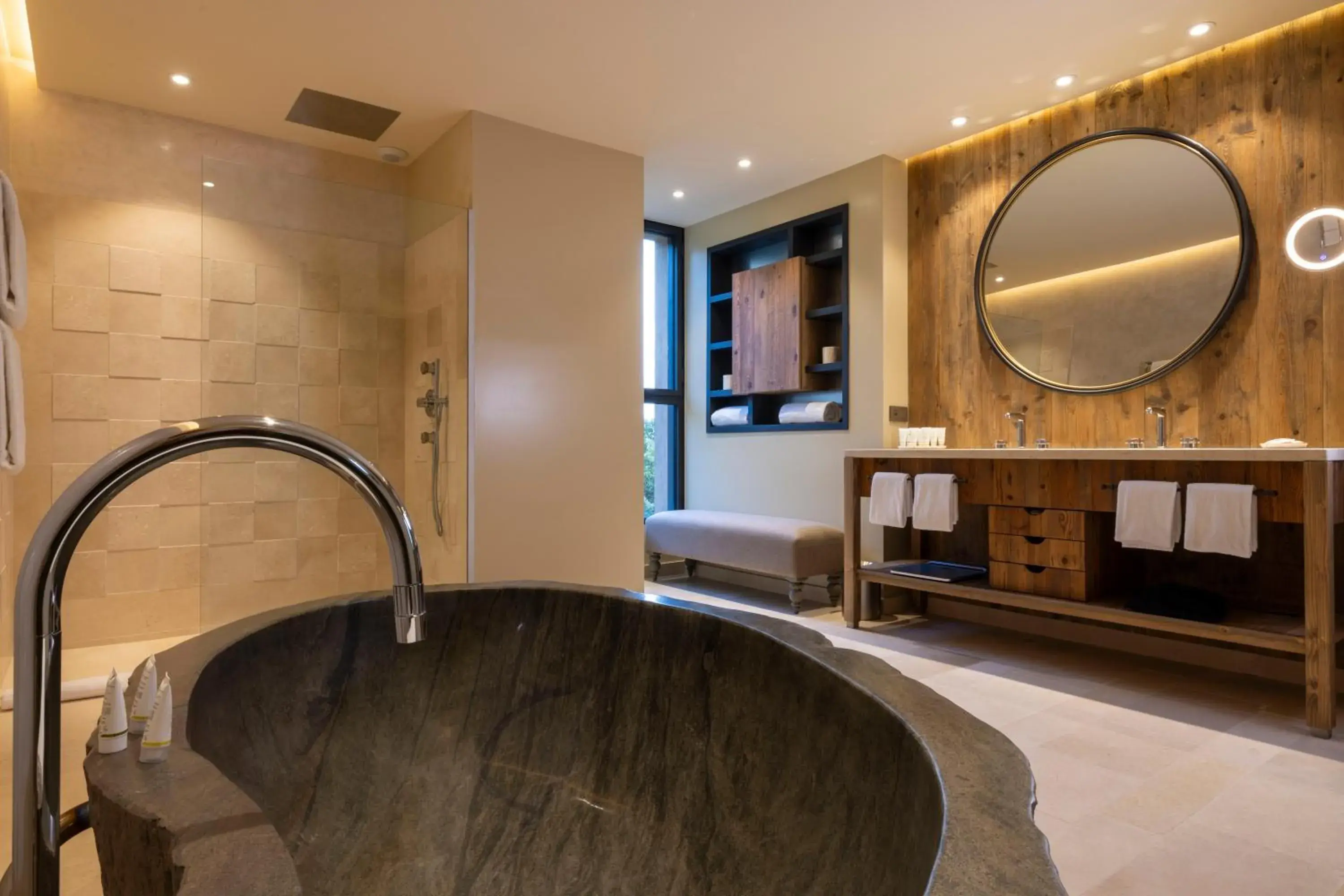 Bathroom in Les Regalia Hôtel & Spa